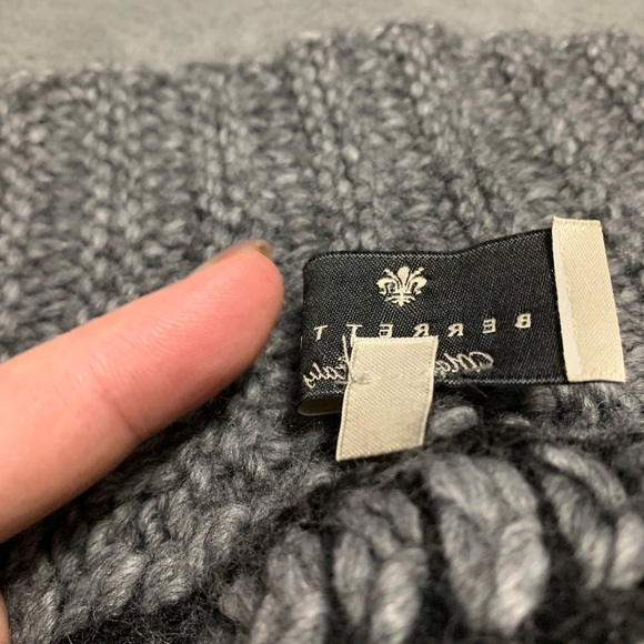 Barretti large loop knitted sweater vest. Made in Italy. - Picture 9 of 9